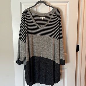 Grey Colorblock sweater. Maurice. Size 4.